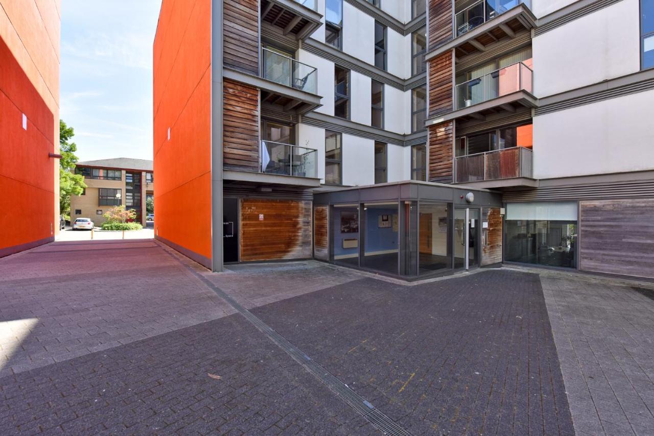 The Vizion Serviced Apartments From Pincott Properties - Free Parking, Private Balcony, And Wifi Milton Keynes Exteriér fotografie