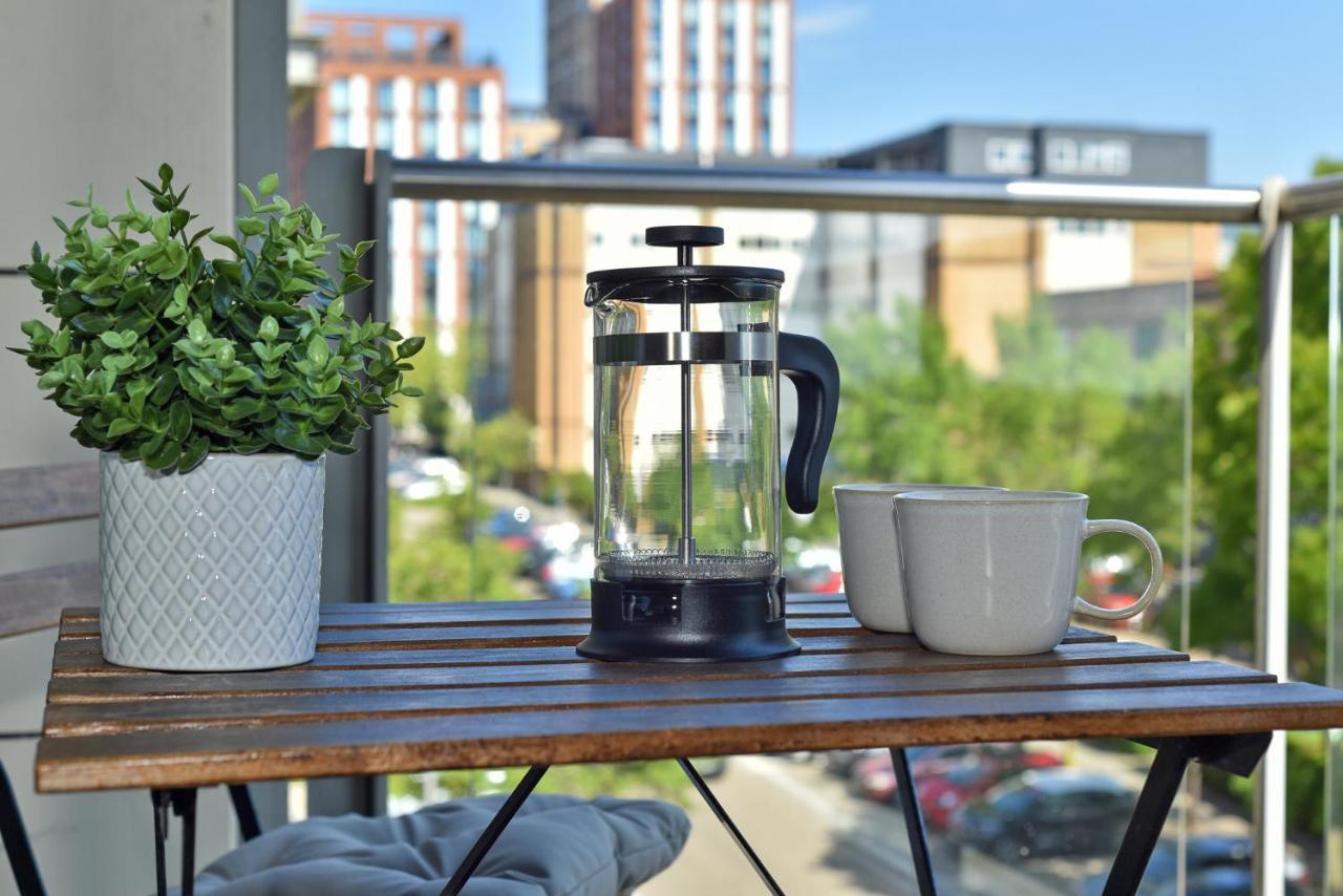 The Vizion Serviced Apartments From Pincott Properties - Free Parking, Private Balcony, And Wifi Milton Keynes Exteriér fotografie