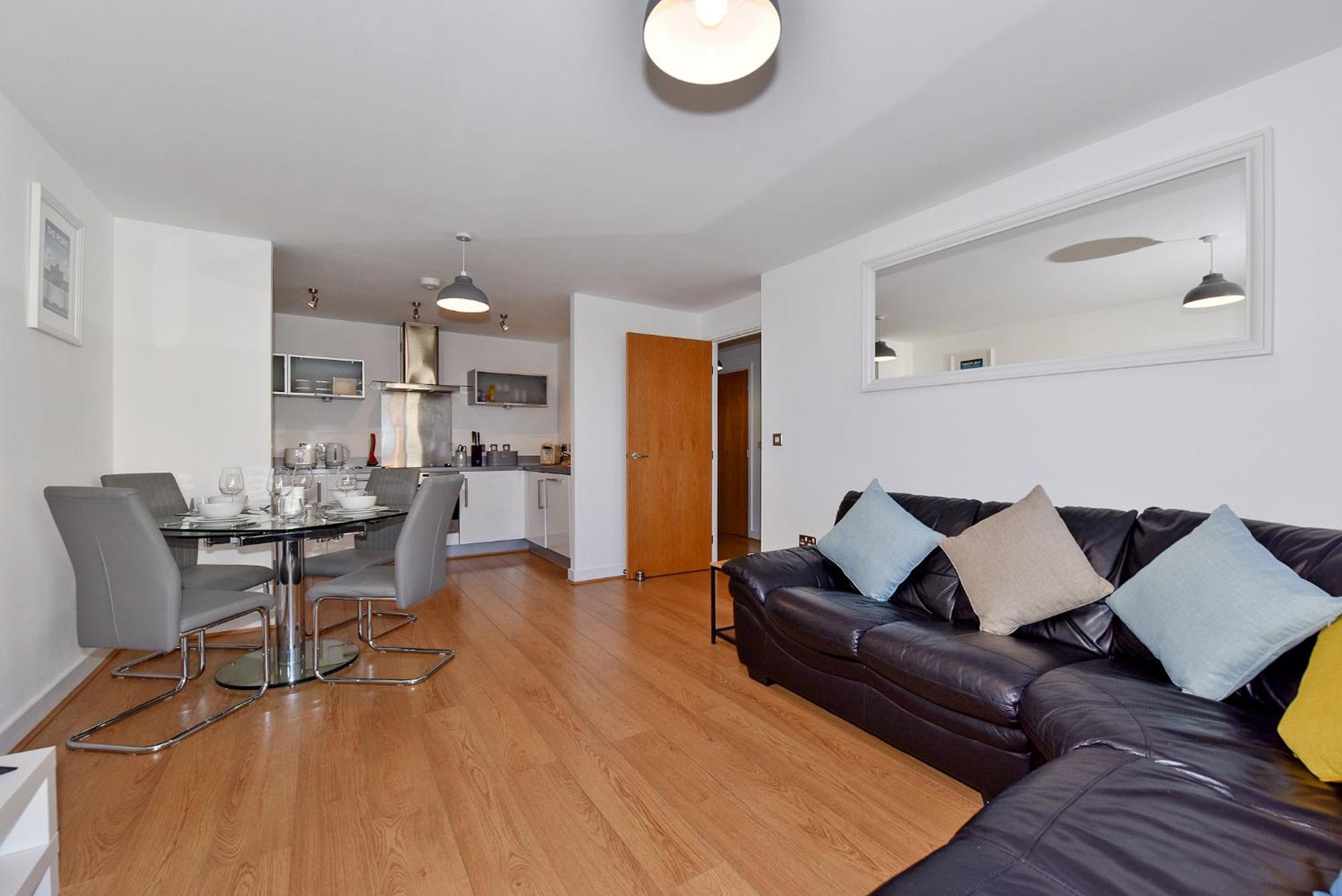 The Vizion Serviced Apartments From Pincott Properties - Free Parking, Private Balcony, And Wifi Milton Keynes Exteriér fotografie