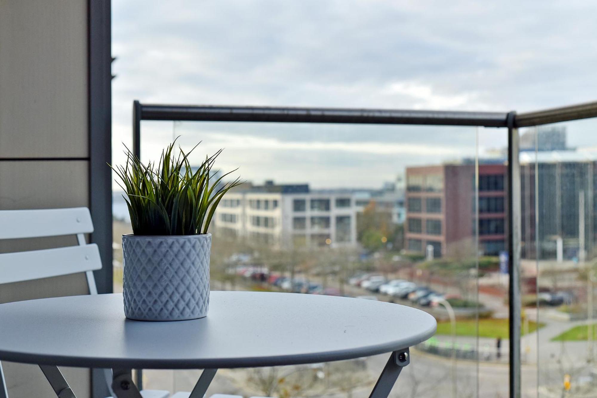 The Vizion Serviced Apartments From Pincott Properties - Free Parking, Private Balcony, And Wifi Milton Keynes Exteriér fotografie
