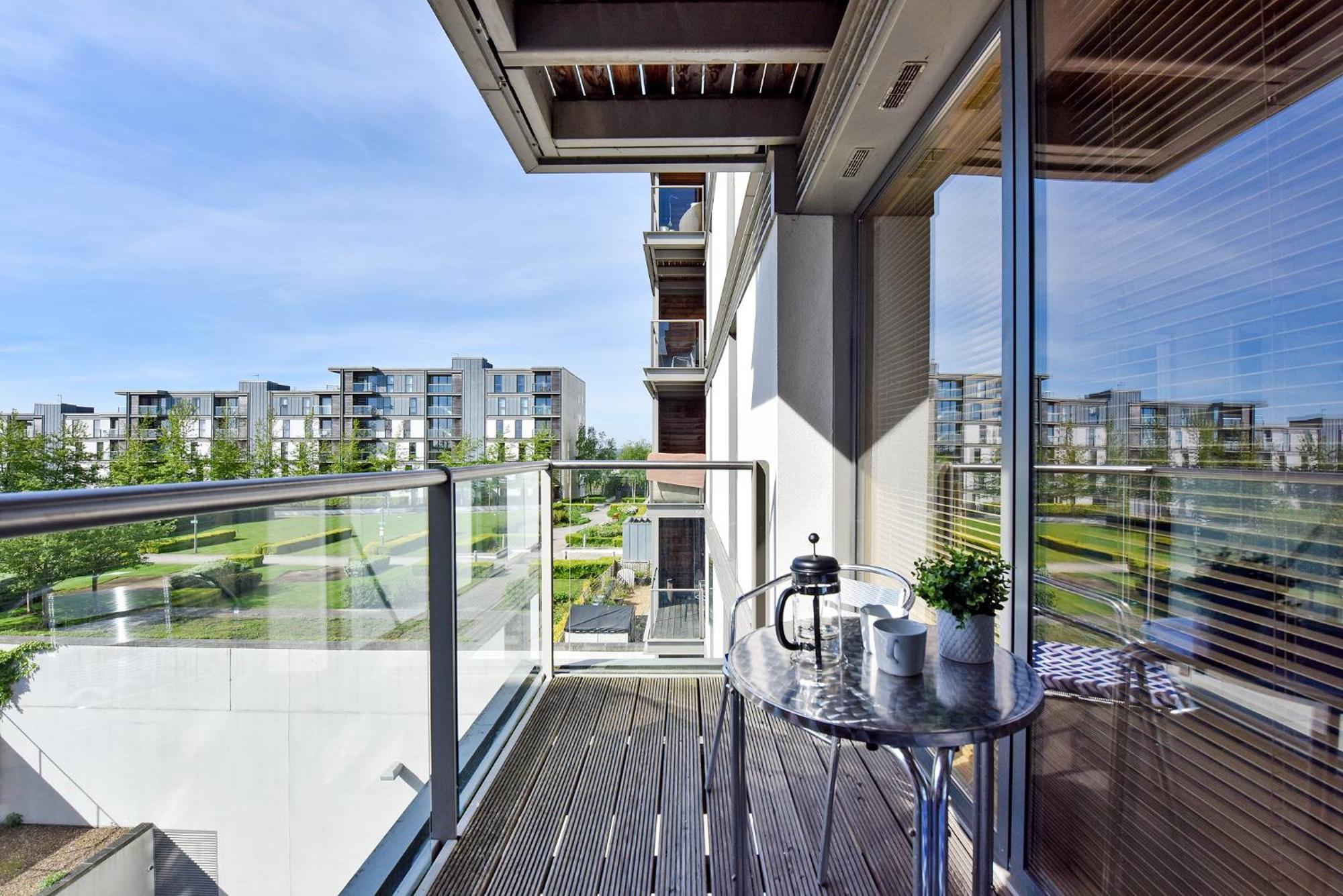 The Vizion Serviced Apartments From Pincott Properties - Free Parking, Private Balcony, And Wifi Milton Keynes Exteriér fotografie